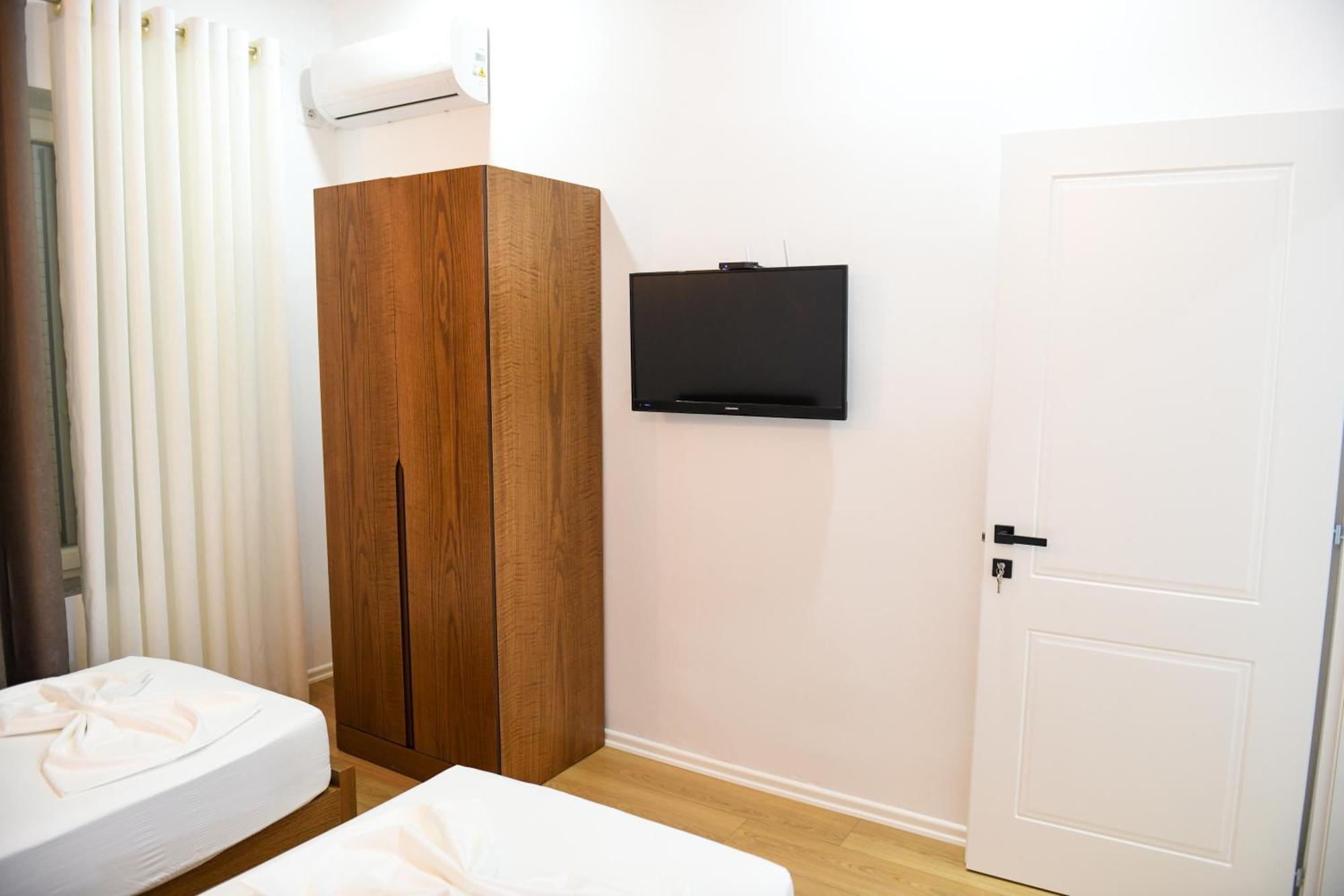 Guest House Cela City Centre Berat Exterior photo